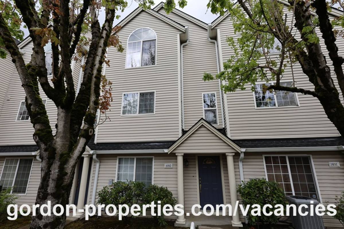 Townhouse for rent at 16913 NE Halsey St, Portland, OR 97230