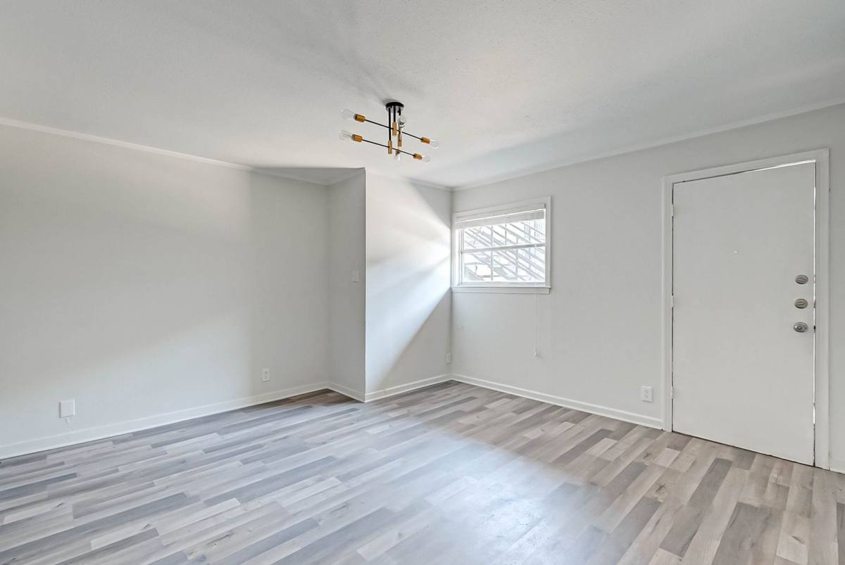 Apartment for rent at 2420 McDuffie St, Houston, TX 77019