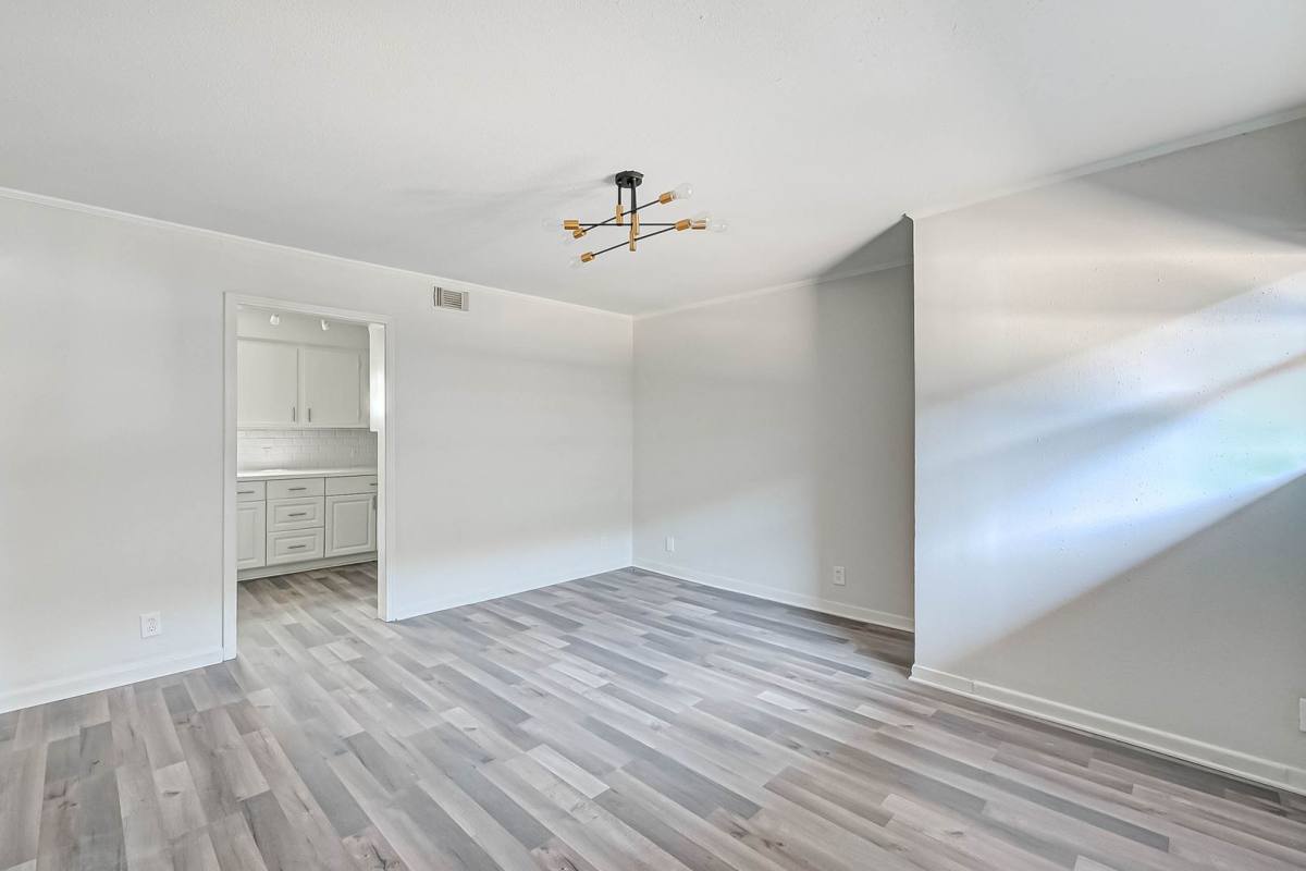 Apartment for rent at 2420 McDuffie St, Houston, TX 77019