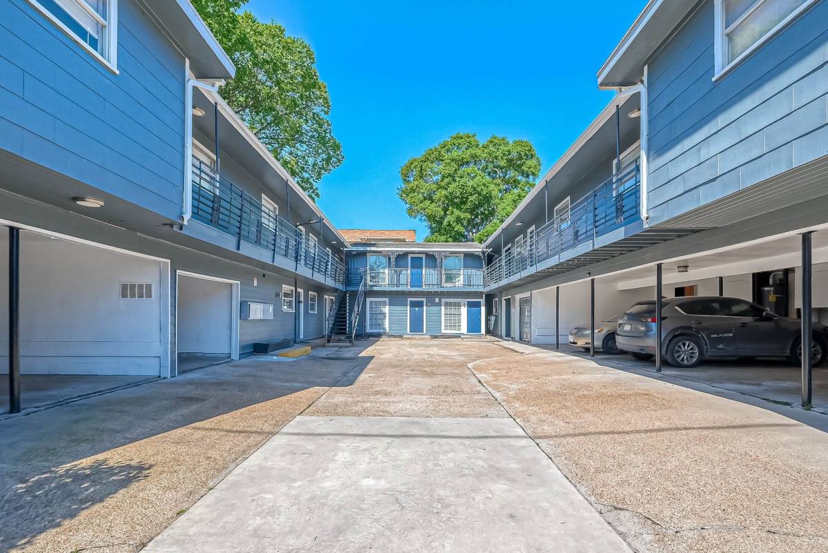 Apartment for rent at 2420 McDuffie St, Houston, TX 77019