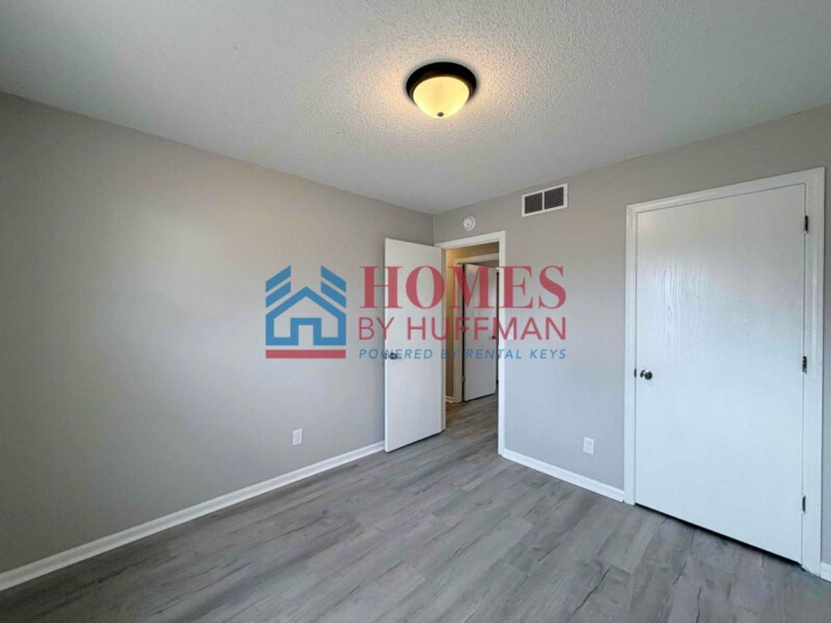 House for rent at 827 Judson St, Evansville, IN 47713