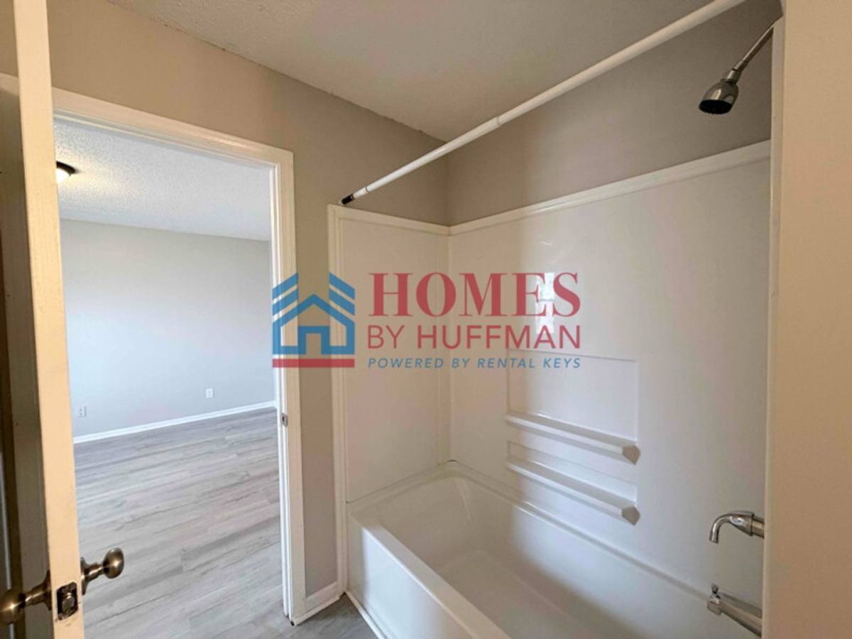 House for rent at 827 Judson St, Evansville, IN 47713