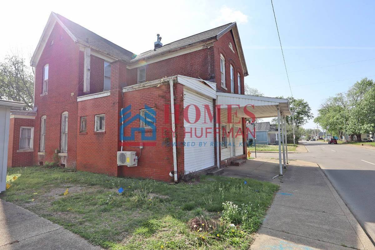 Apartment for rent at 1001 N Governor St, Evansville, IN 47711