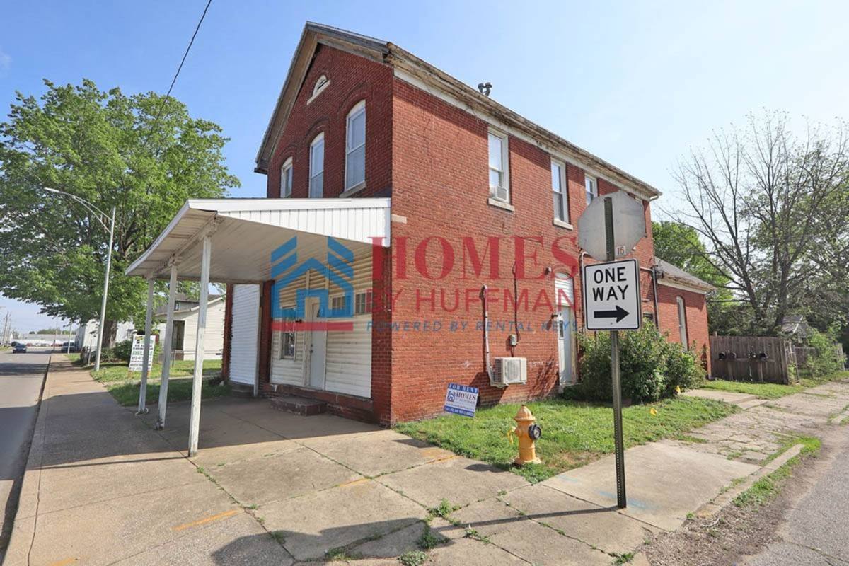 Apartment for rent at 1001 N Governor St, Evansville, IN 47711