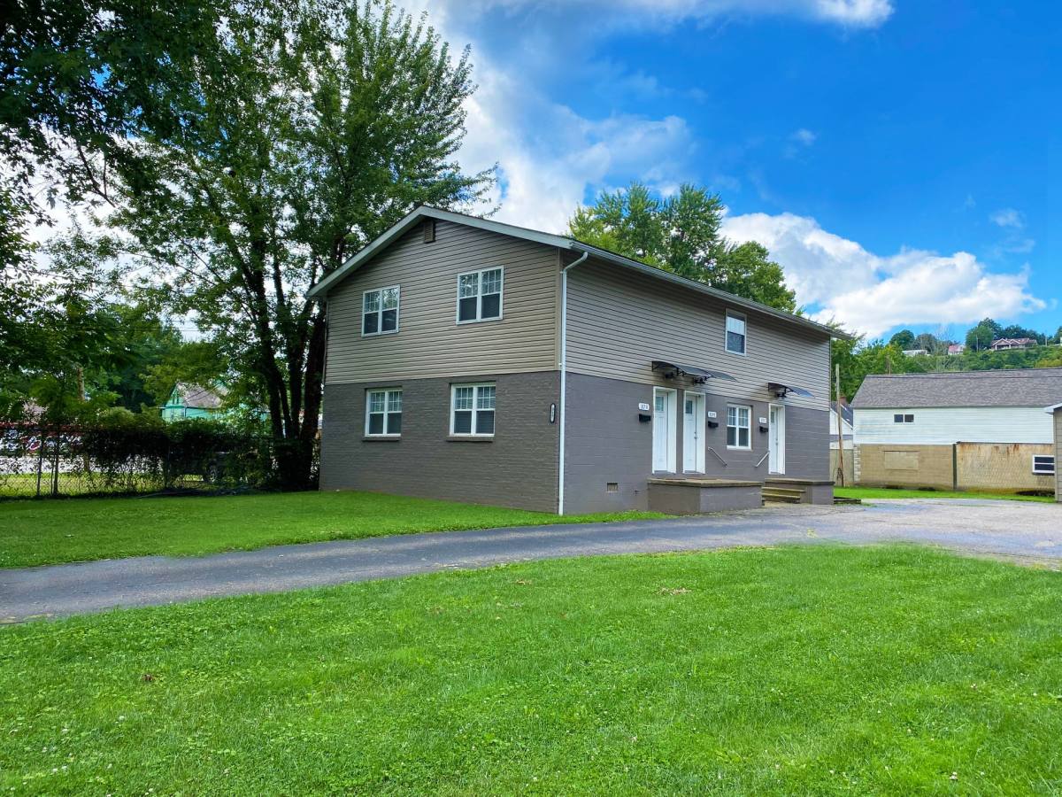 Apartment for rent at 317 Gilman Ave, Marietta, OH 45750