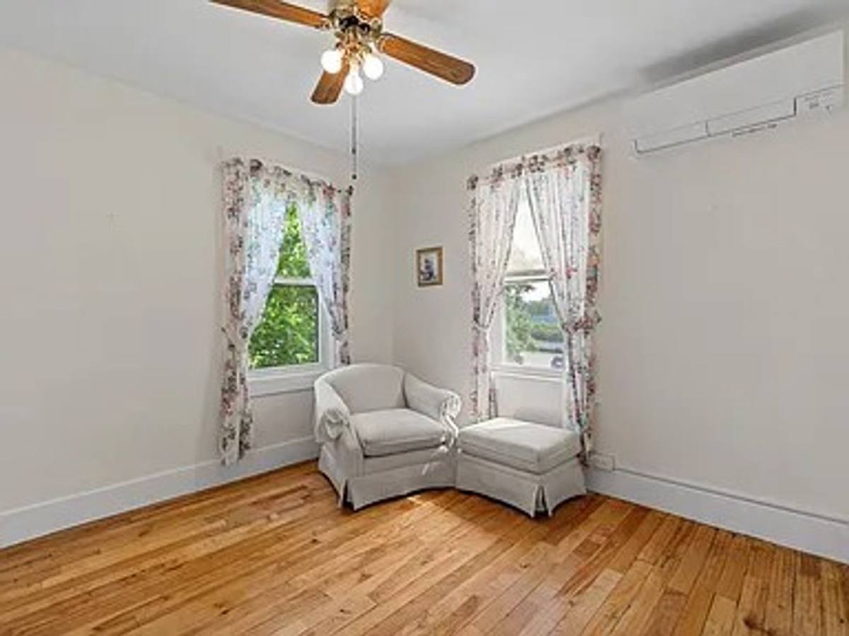 Apartment for rent at 97 Courtland St, Worcester, MA 01602