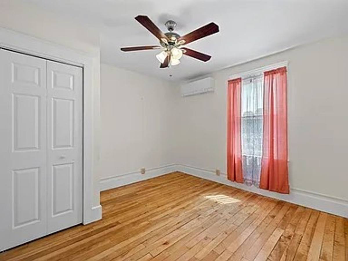 Apartment for rent at 97 Courtland St, Worcester, MA 01602