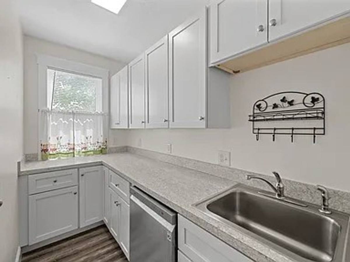 Apartment for rent at 97 Courtland St, Worcester, MA 01602