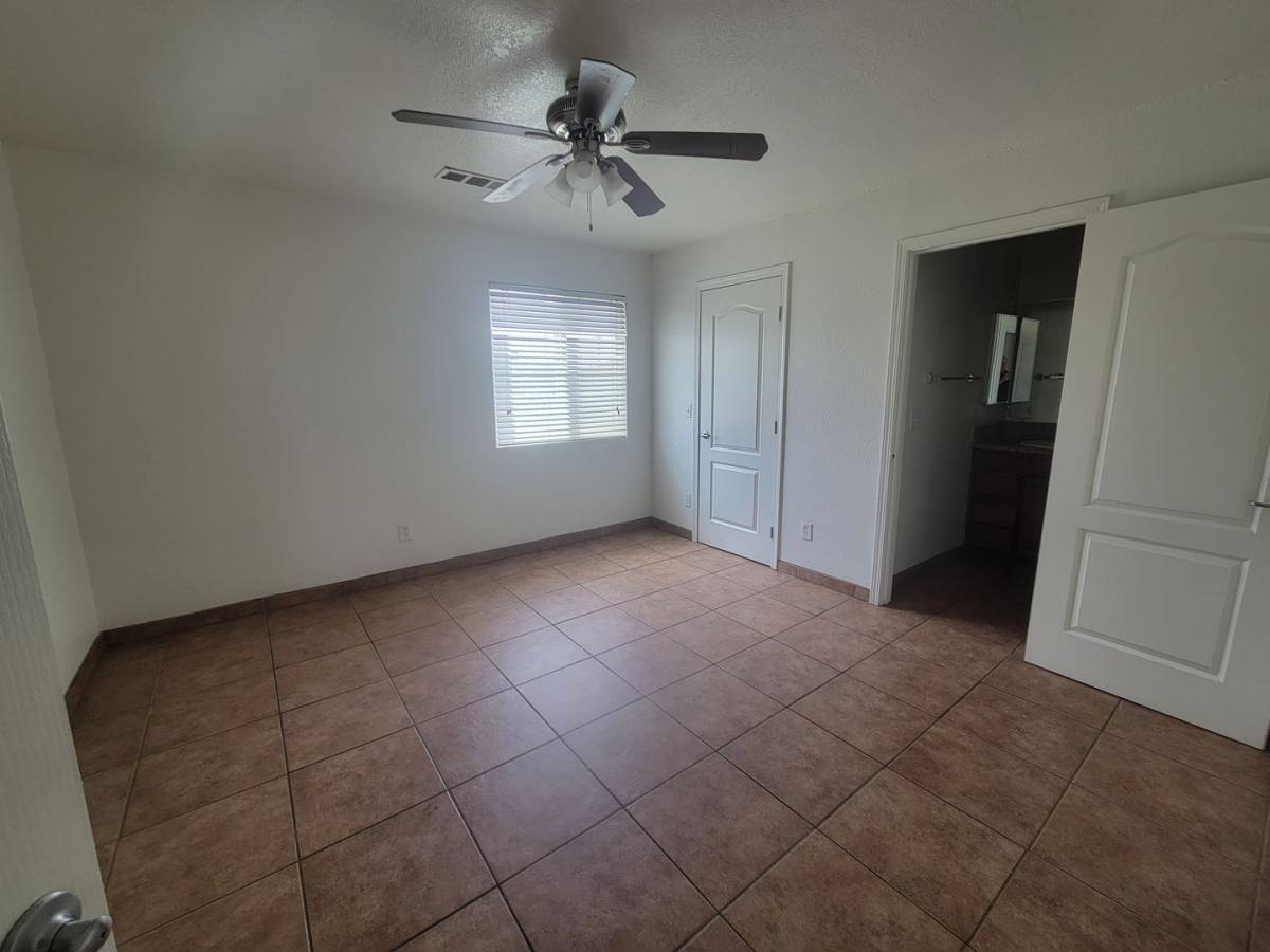 Apartment for rent at 460 Oswell St, Bakersfield, CA 93307