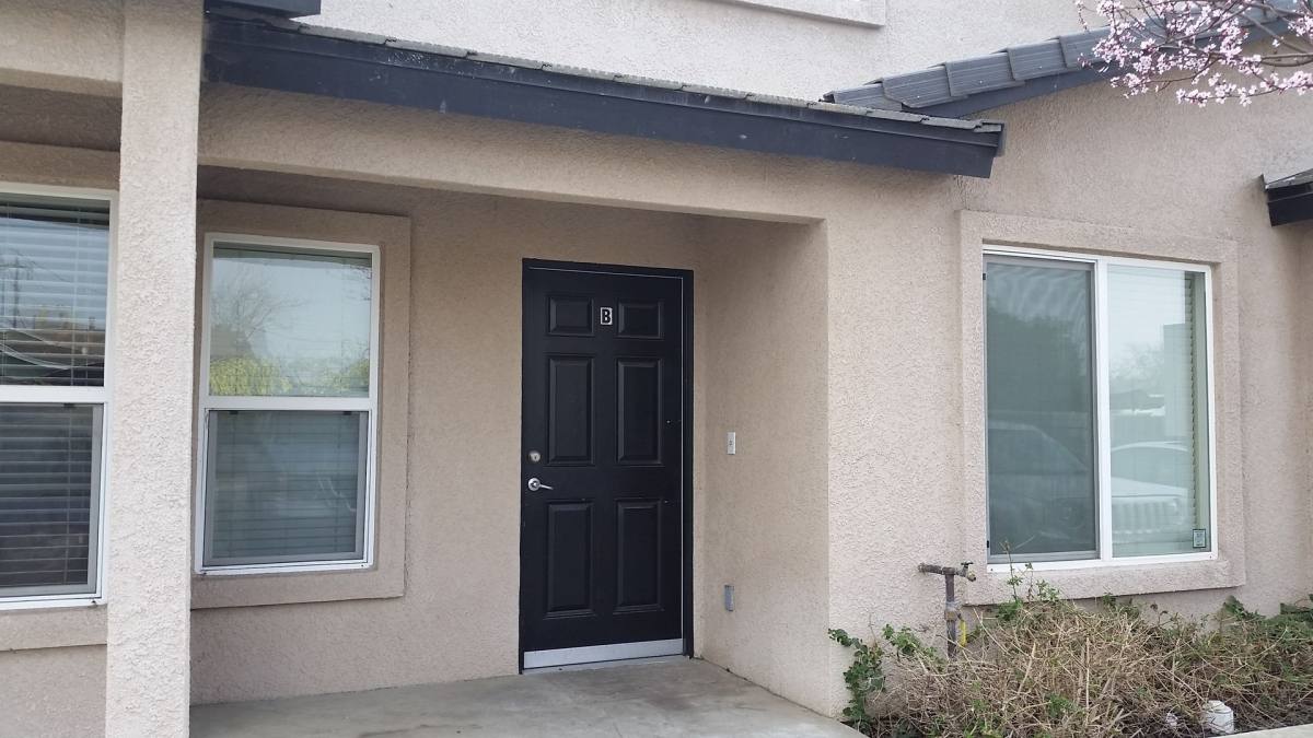 Apartment for rent at 460 Oswell St, Bakersfield, CA 93307