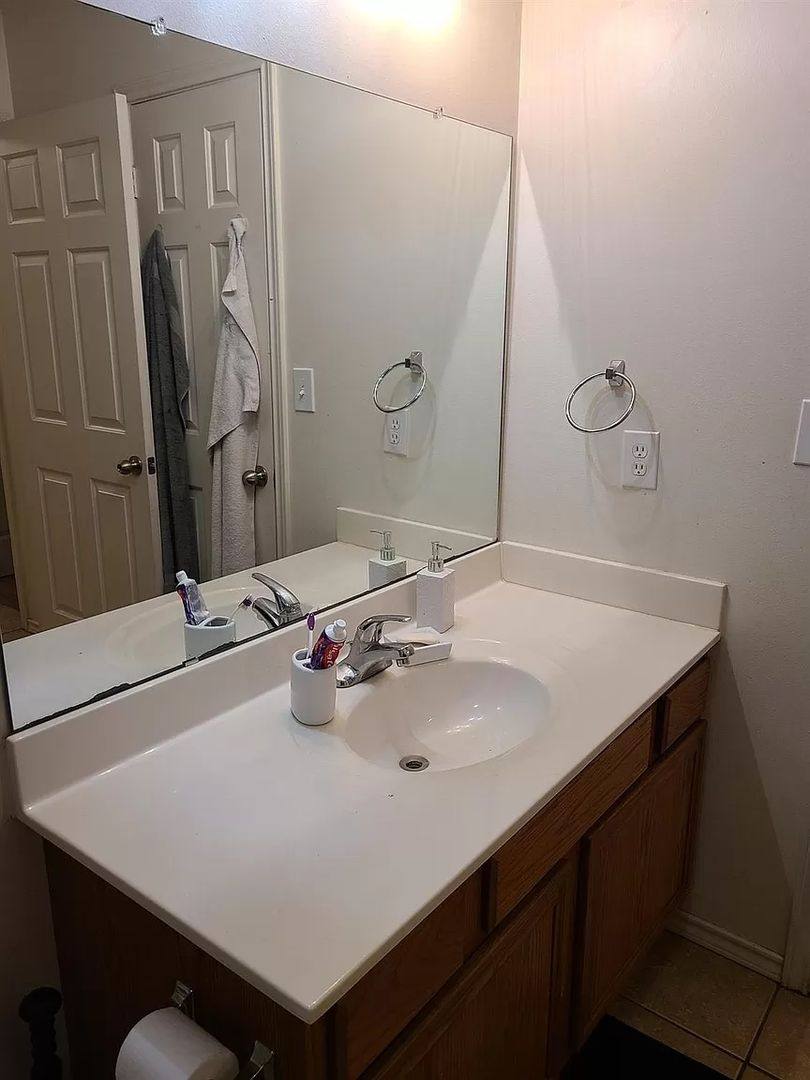 Apartment for rent at 304 N Clinton Ave, Lubbock, TX 79416