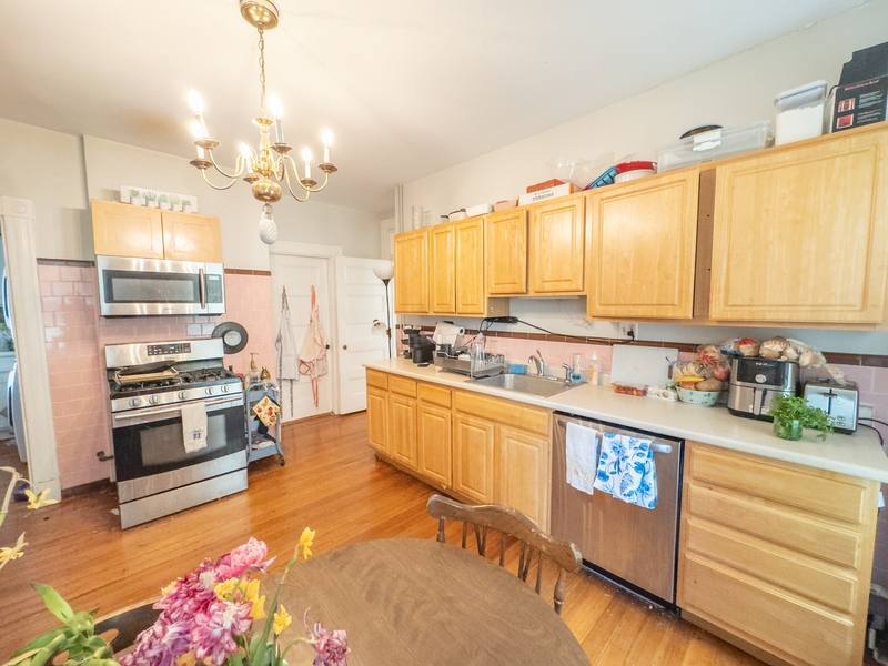 Apartment for rent at 52 Fayette St #1, Cambridge, MA 02139