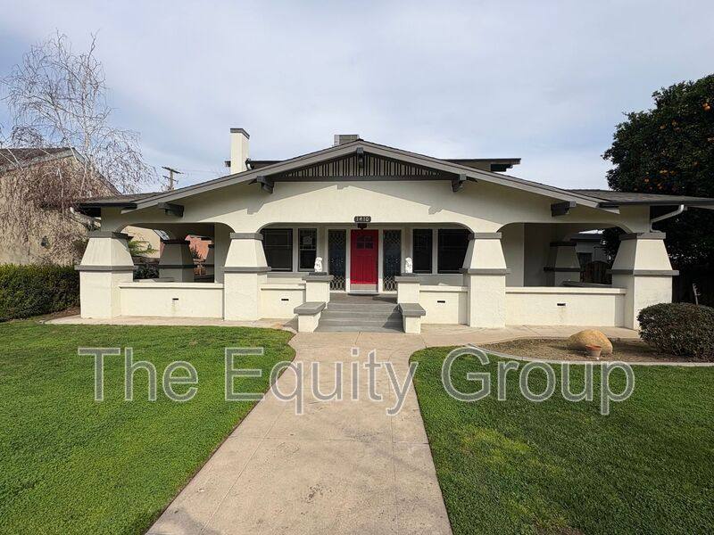 1410 W Main St, Visalia, CA 93291