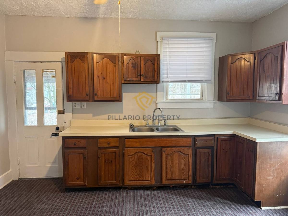 Apartment for rent at 209-211 N 16th St, Richmond, IN 47374