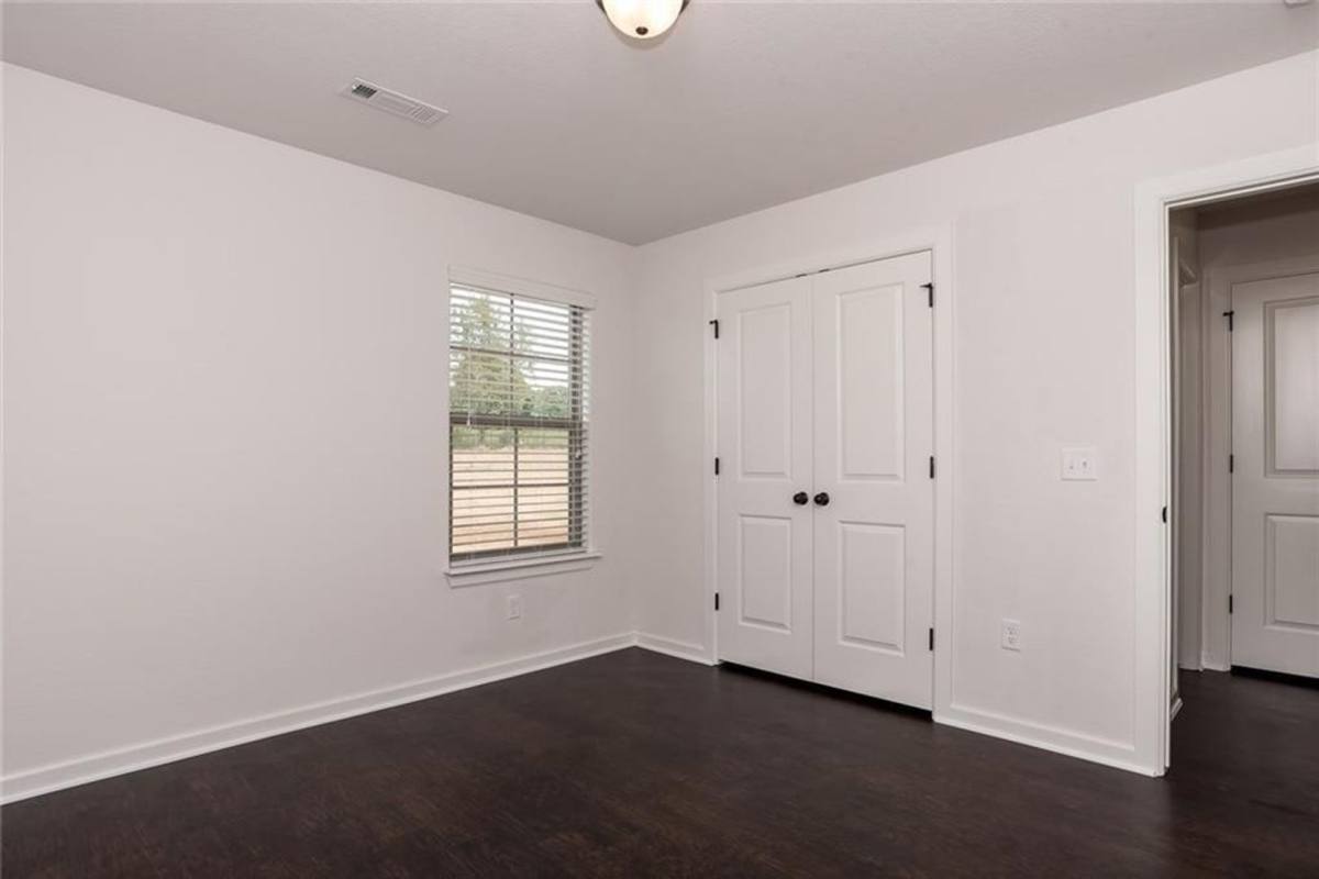House for rent at 105 N Lion Dr, Gravette, AR 72736