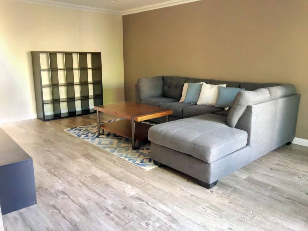 Condo for rent at 18307 Burbank Blvd, Tarzana, CA 91356