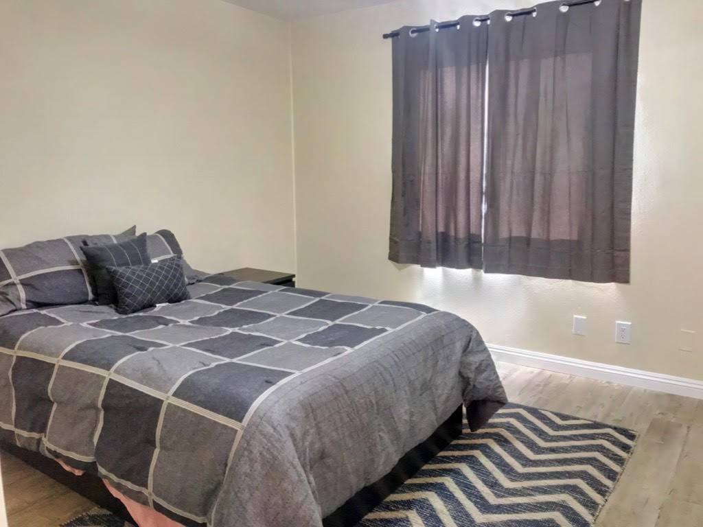 Condo for rent at 18307 Burbank Blvd, Tarzana, CA 91356