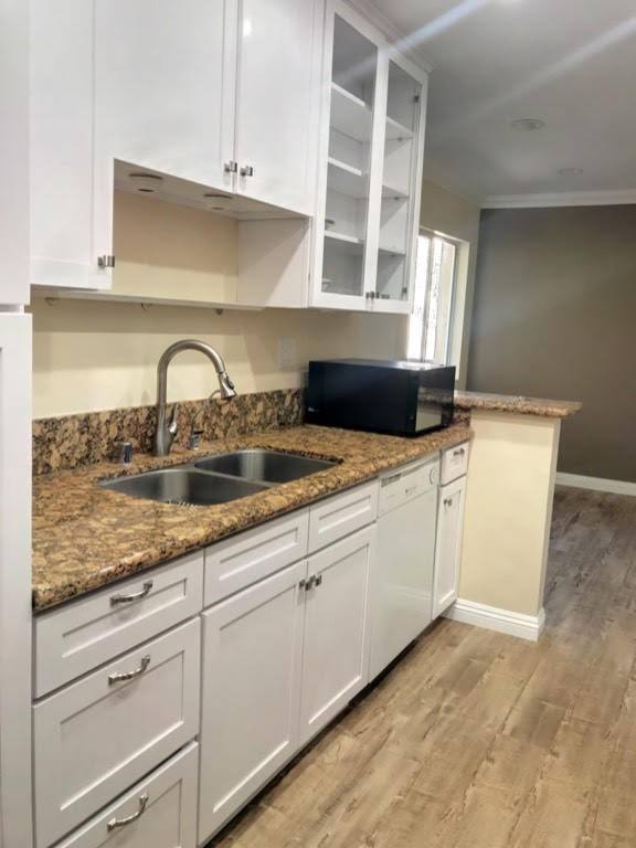 Condo for rent at 18307 Burbank Blvd, Tarzana, CA 91356