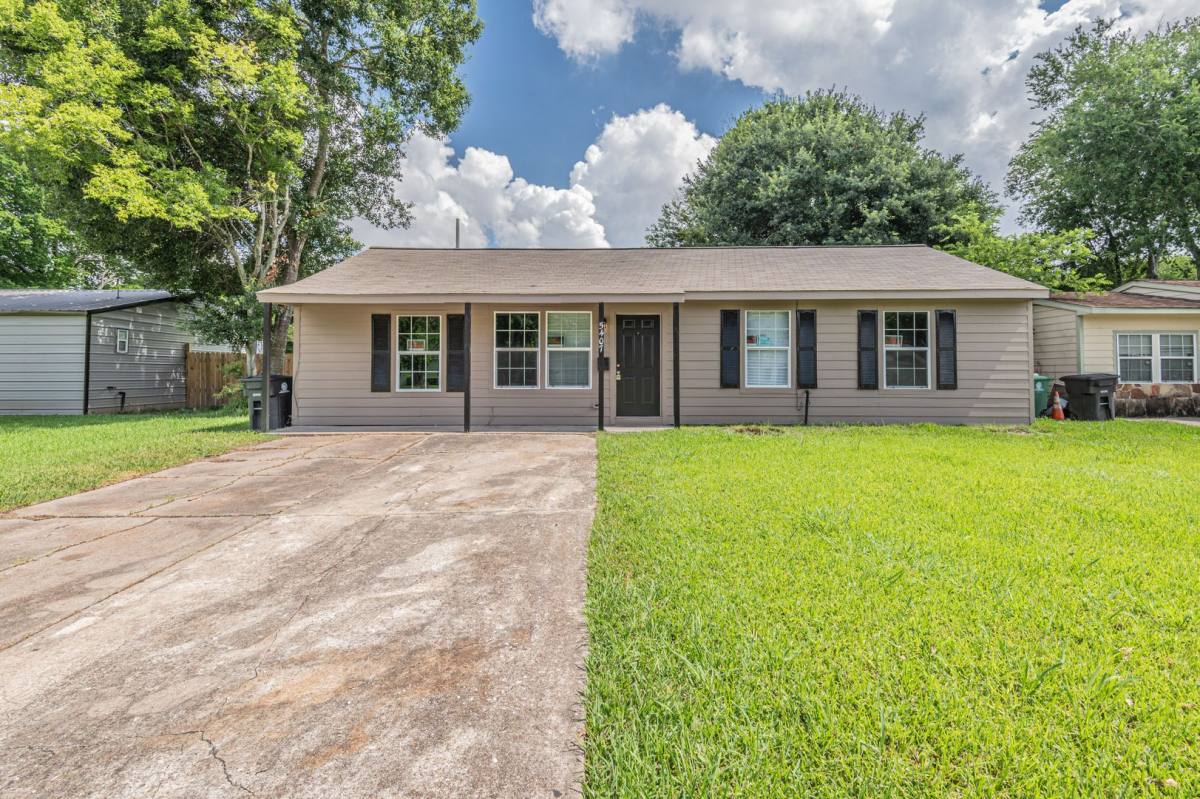 House for rent at 5407 Thrush Dr, Houston, TX 77033