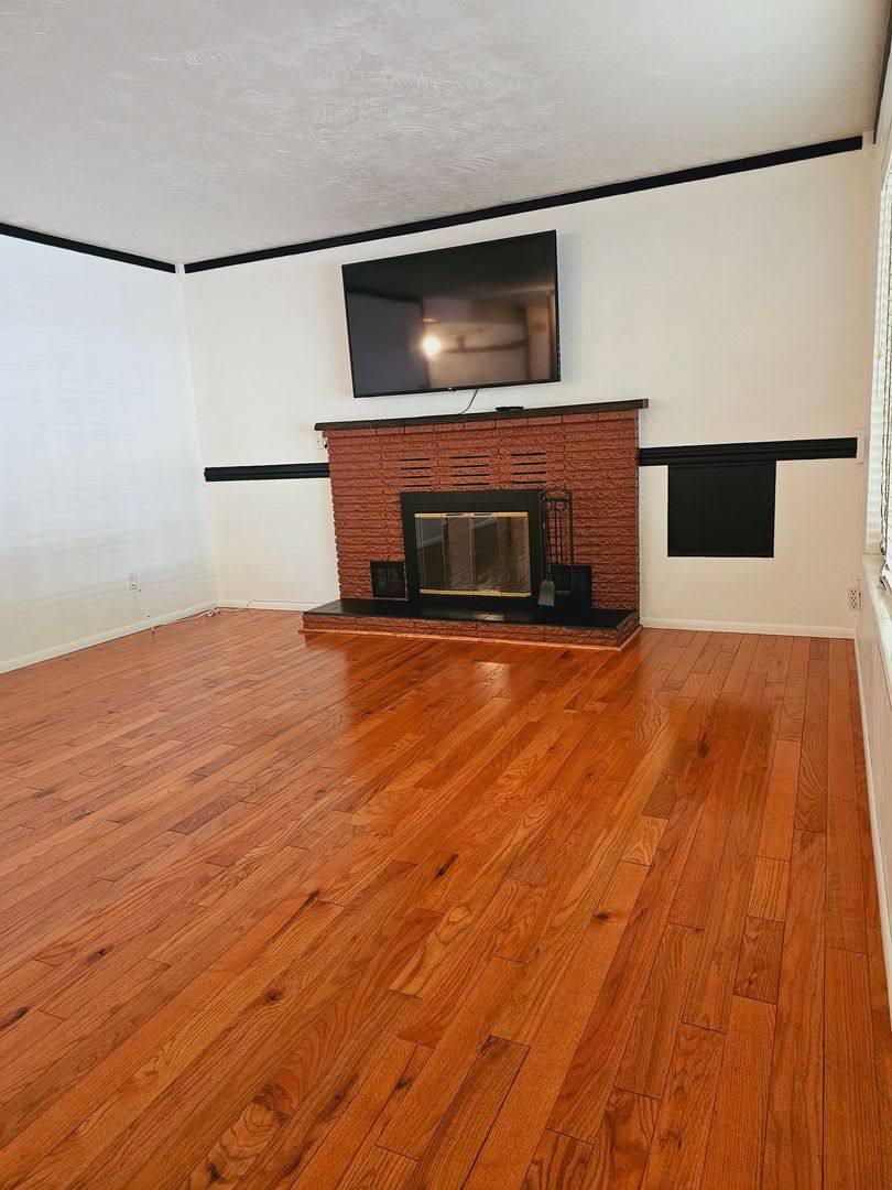 House for rent at 530 N Oregon St, Jacksonville, OR 97530
