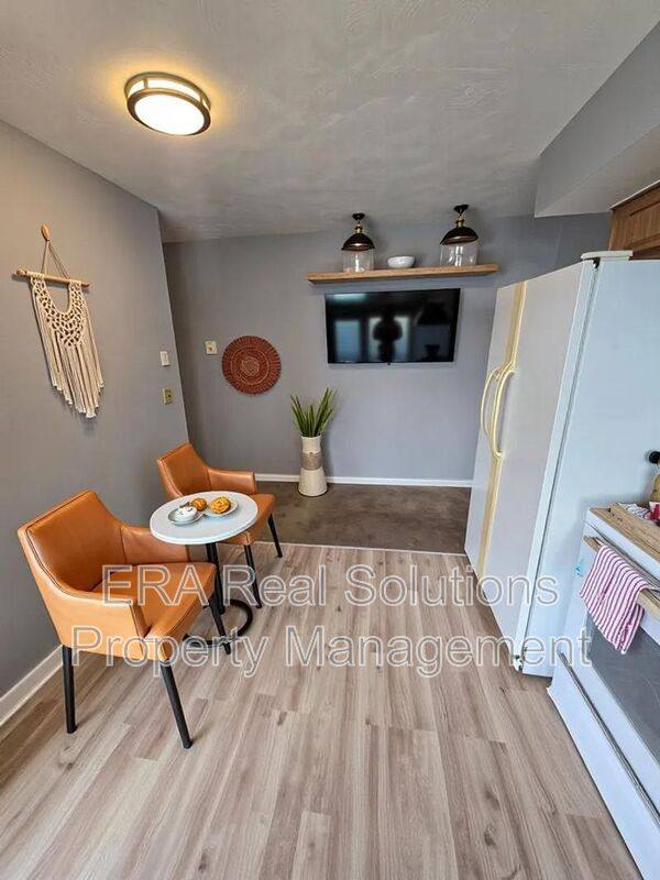 Apartment for rent at 1003 E 21st Ave, Columbus, OH 43211