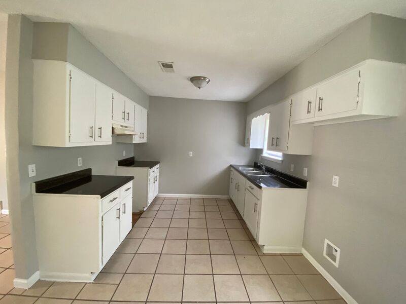 House for rent at 5168 Corkwood Dr, Memphis, TN 38127