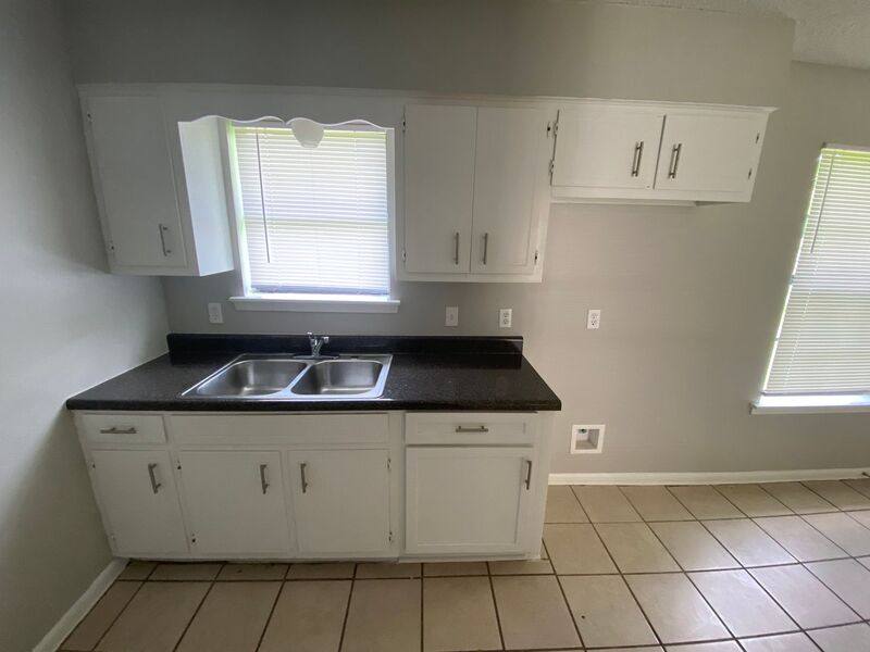 House for rent at 5168 Corkwood Dr, Memphis, TN 38127