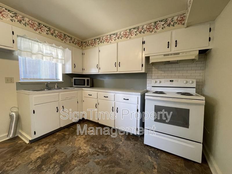 Apartment for rent at 310 Key Ave #B, Hagerstown, MD 21740
