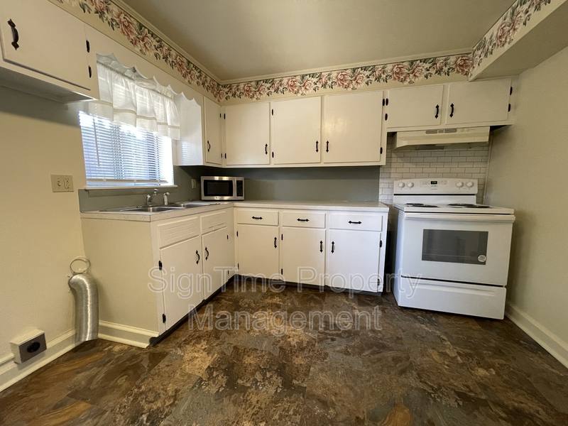 Apartment for rent at 310 Key Ave #B, Hagerstown, MD 21740