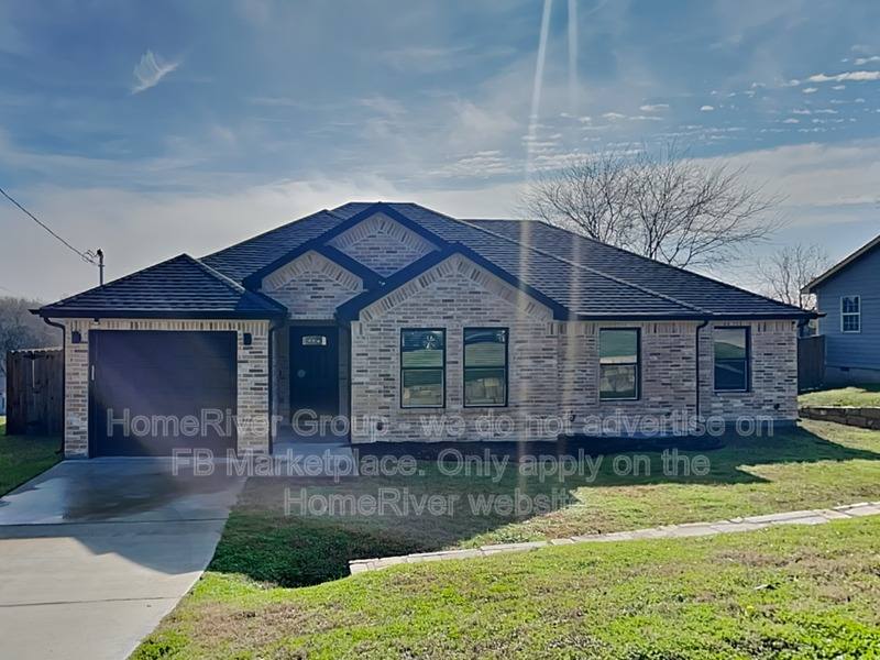 House for rent at 2842 Pall Mall Ave, Dallas, TX 75241