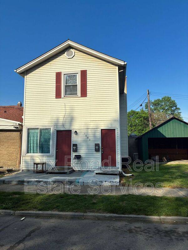 Apartment for rent at 1002 Auburn St #2, Middletown, OH 45042