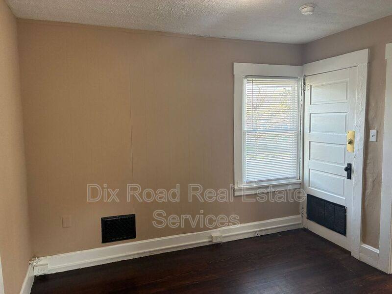Apartment for rent at 1002 Auburn St #2, Middletown, OH 45042