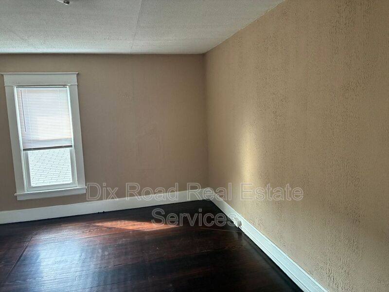 Apartment for rent at 1002 Auburn St #2, Middletown, OH 45042
