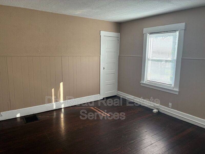 Apartment for rent at 1002 Auburn St #2, Middletown, OH 45042