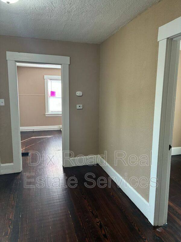 Apartment for rent at 1002 Auburn St #2, Middletown, OH 45042