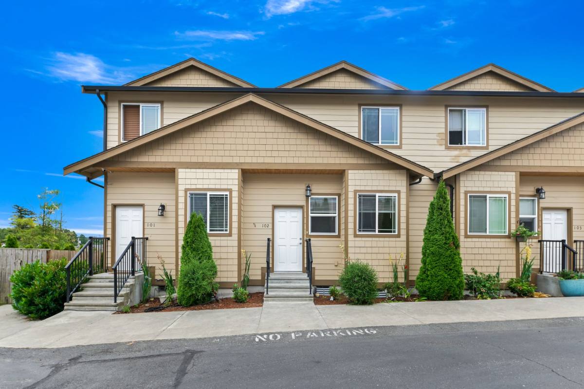 Townhouse for rent at 5760 Legoe Lane, Ferndale, WA 98248
