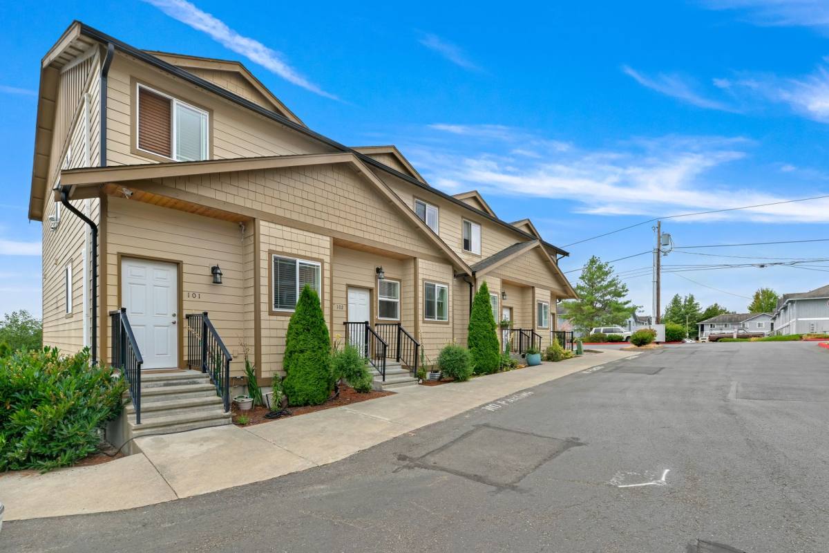 Townhouse for rent at 5760 Legoe Lane, Ferndale, WA 98248