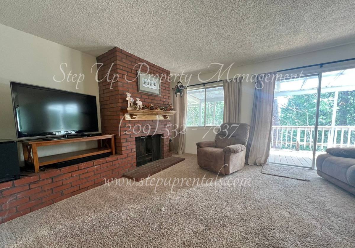 House for rent at 24030 Pine Lake Dr, Twain Harte, CA 95383