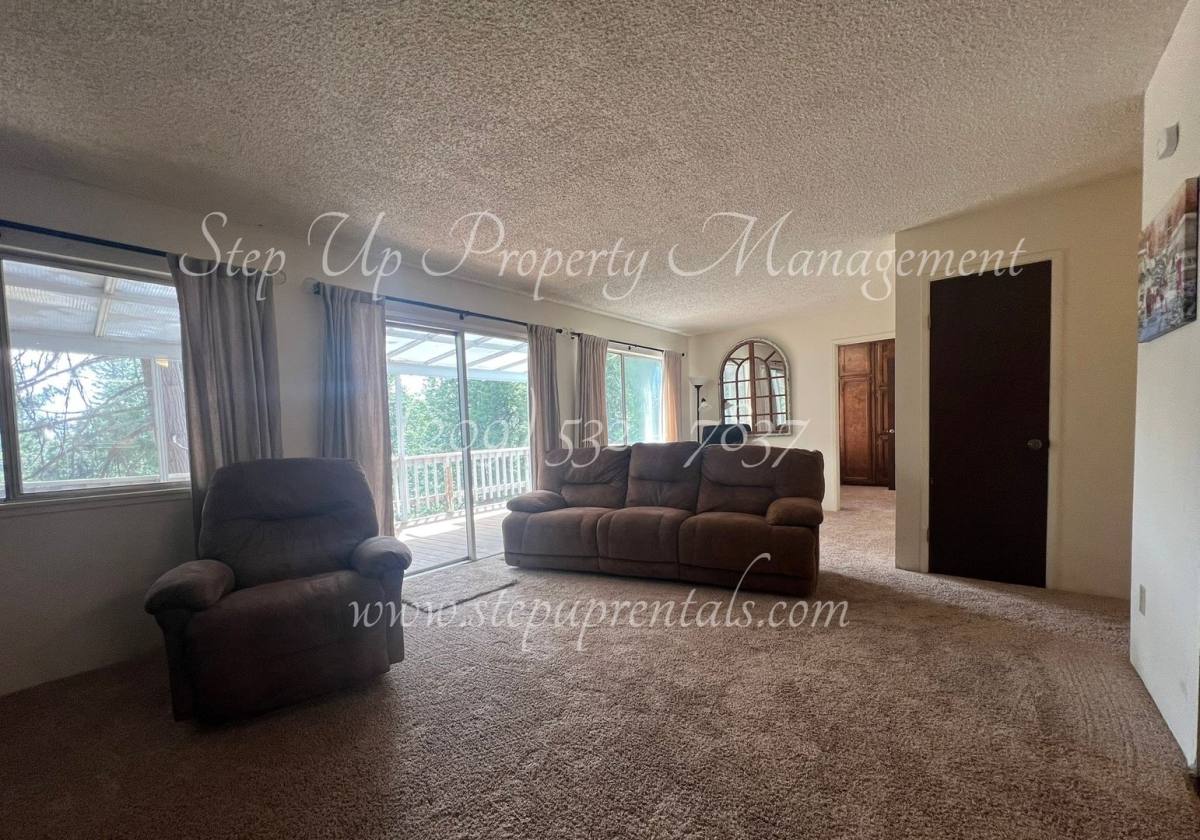 House for rent at 24030 Pine Lake Dr, Twain Harte, CA 95383