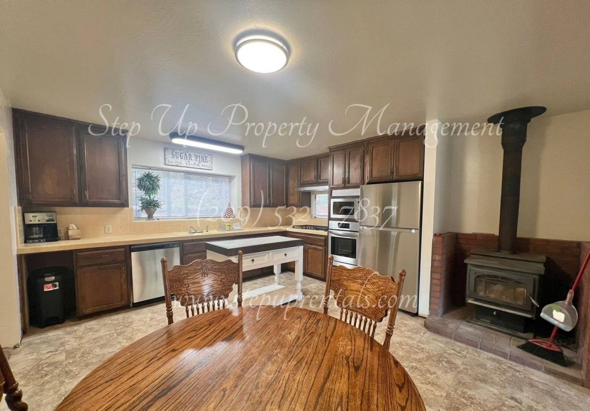 House for rent at 24030 Pine Lake Dr, Twain Harte, CA 95383