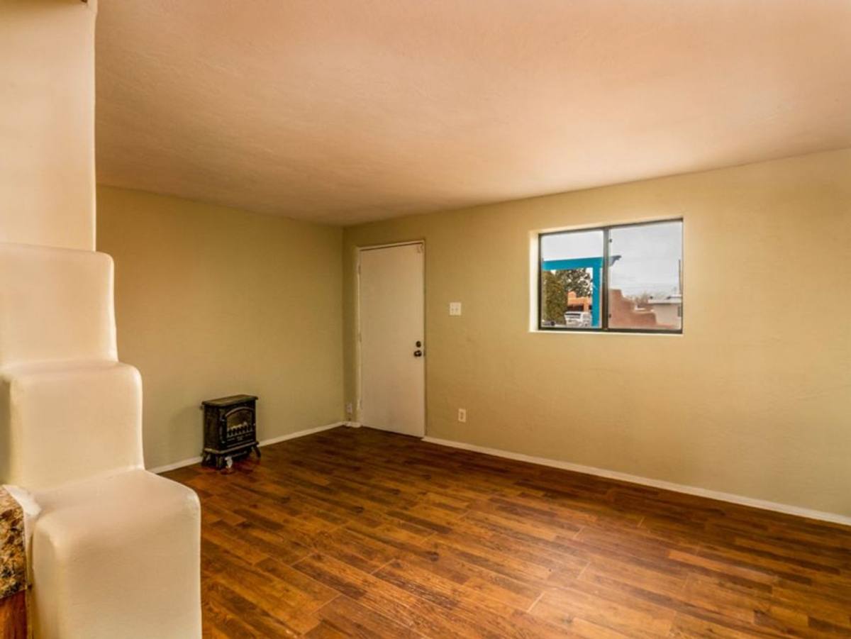 House for rent at 2838 Aliso Dr NE, Albuquerque, NM 87110