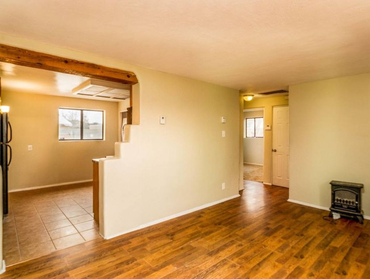 House for rent at 2838 Aliso Dr NE, Albuquerque, NM 87110