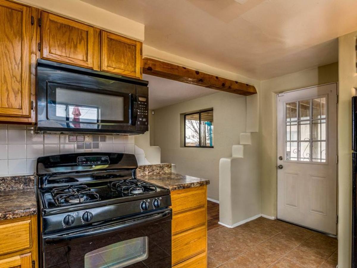 House for rent at 2838 Aliso Dr NE, Albuquerque, NM 87110