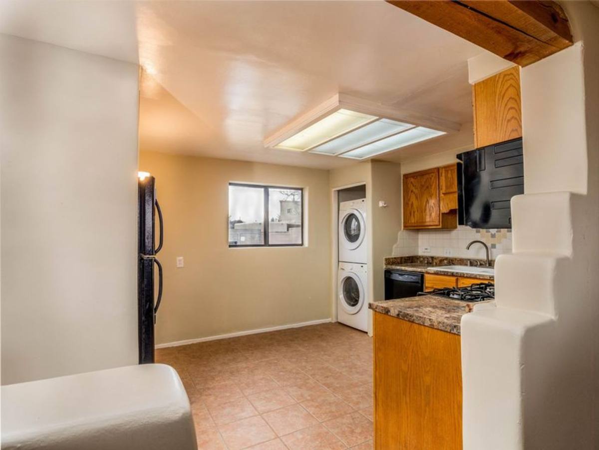 House for rent at 2838 Aliso Dr NE, Albuquerque, NM 87110