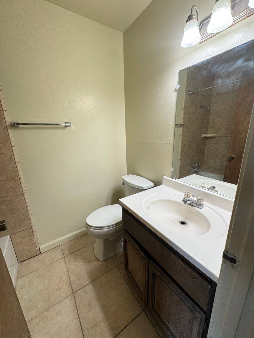 Apartment for rent at 1310-1314 D St, Marysville, CA 95901
