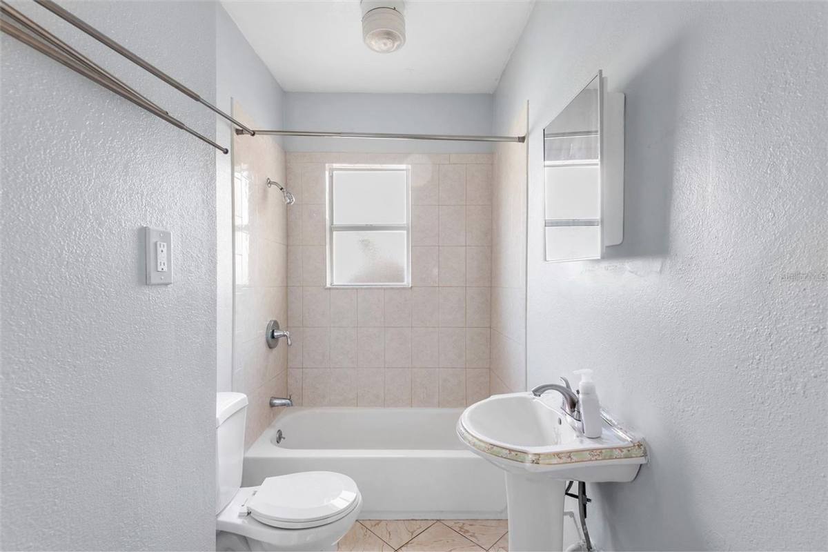 House for rent at 811 W Amelia Ave, Tampa, FL 33602