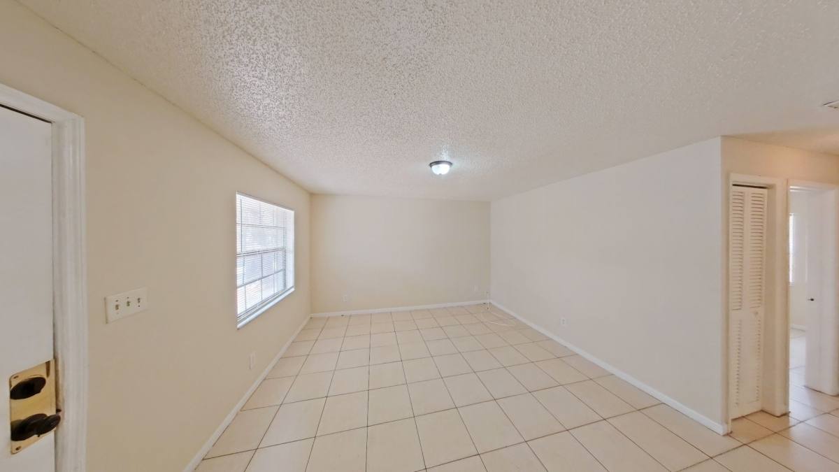 Apartment for rent at 923 E Poinsettia Ave, Tampa, FL 33612