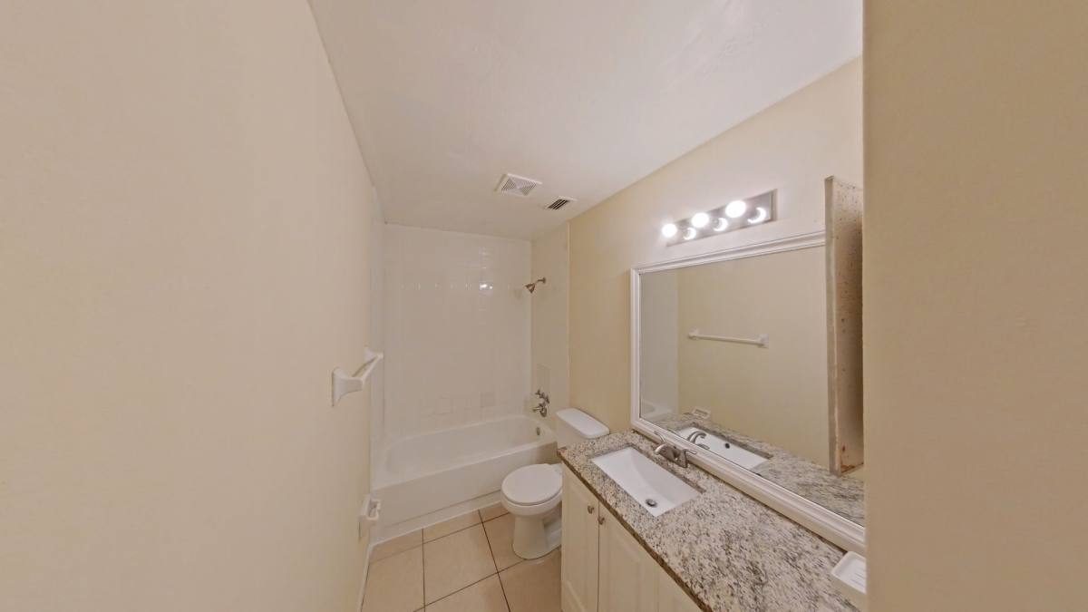 Apartment for rent at 923 E Poinsettia Ave, Tampa, FL 33612