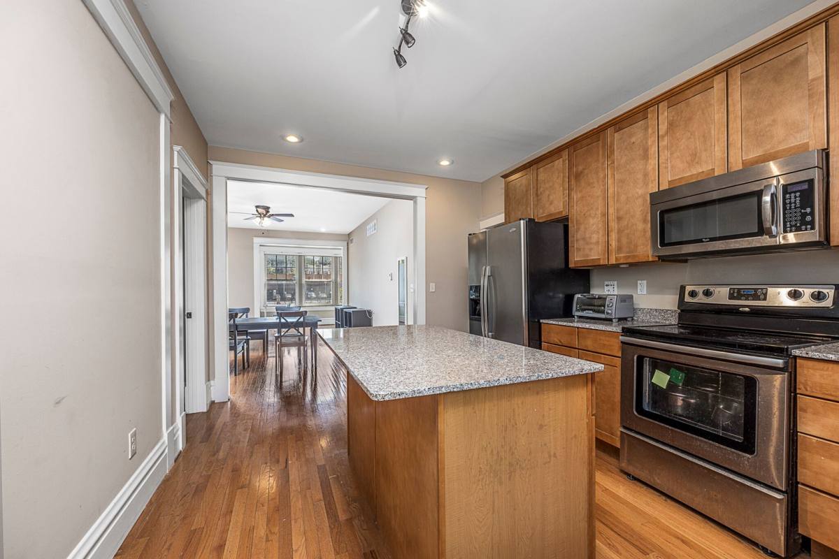 Apartment for rent at 6409 Enright, Saint Louis, MO 63130