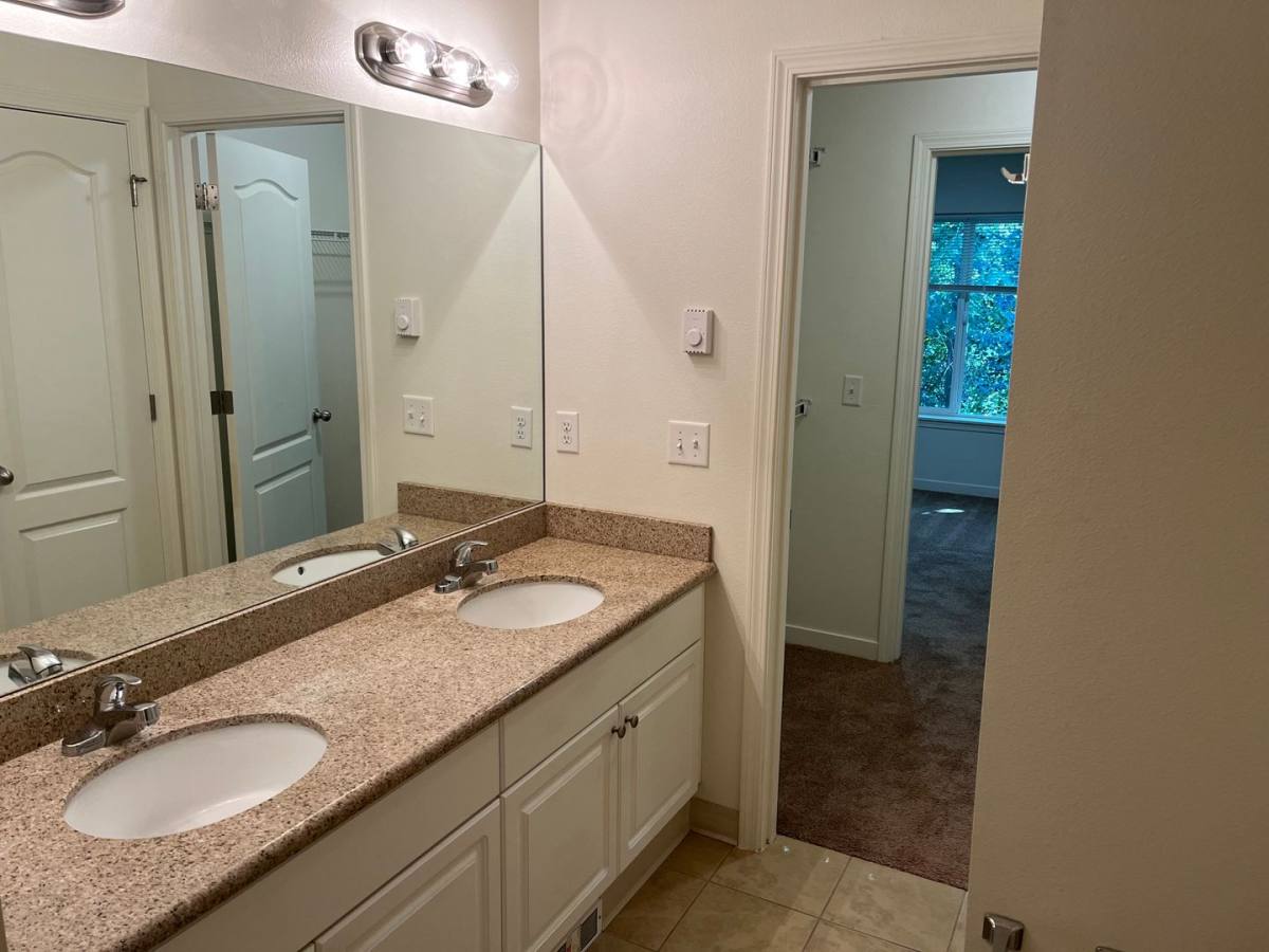 Apartment for rent at 3805 NE 49th St, Vancouver, WA 98661